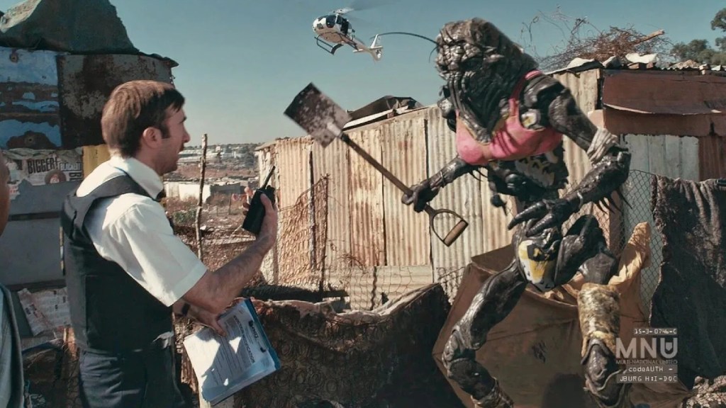 A still from District 9 (2009)