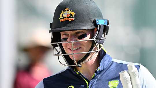 during-the-practice-session-smith-middled-the-first-delivery-he-faced-with-the-stickers-on