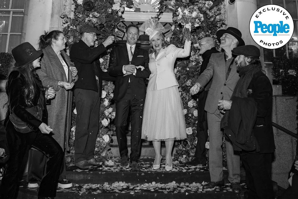 Liam Pearson Kim Cattrall Marries Russell Thomas