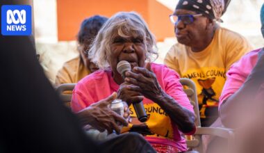 Ngangkaṟi share traditional healing in new edition of book that went global