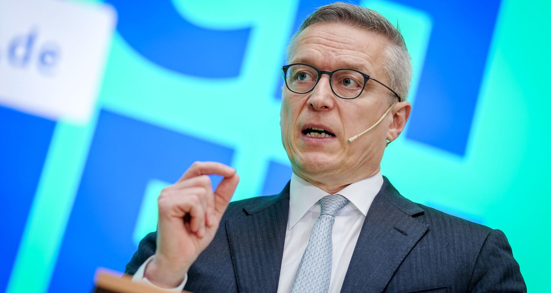 Germany's digital minister considers social media ban for children