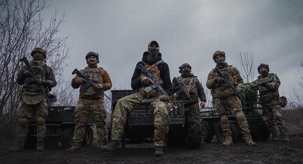 Ukrainian warriors and their steel "brothers-in-arms" on the photo. In 2025, nearly 15,000 ground robotic systems were delivered to Armed Forces units—several times more than last year / Photo credit: Spartan Brigade