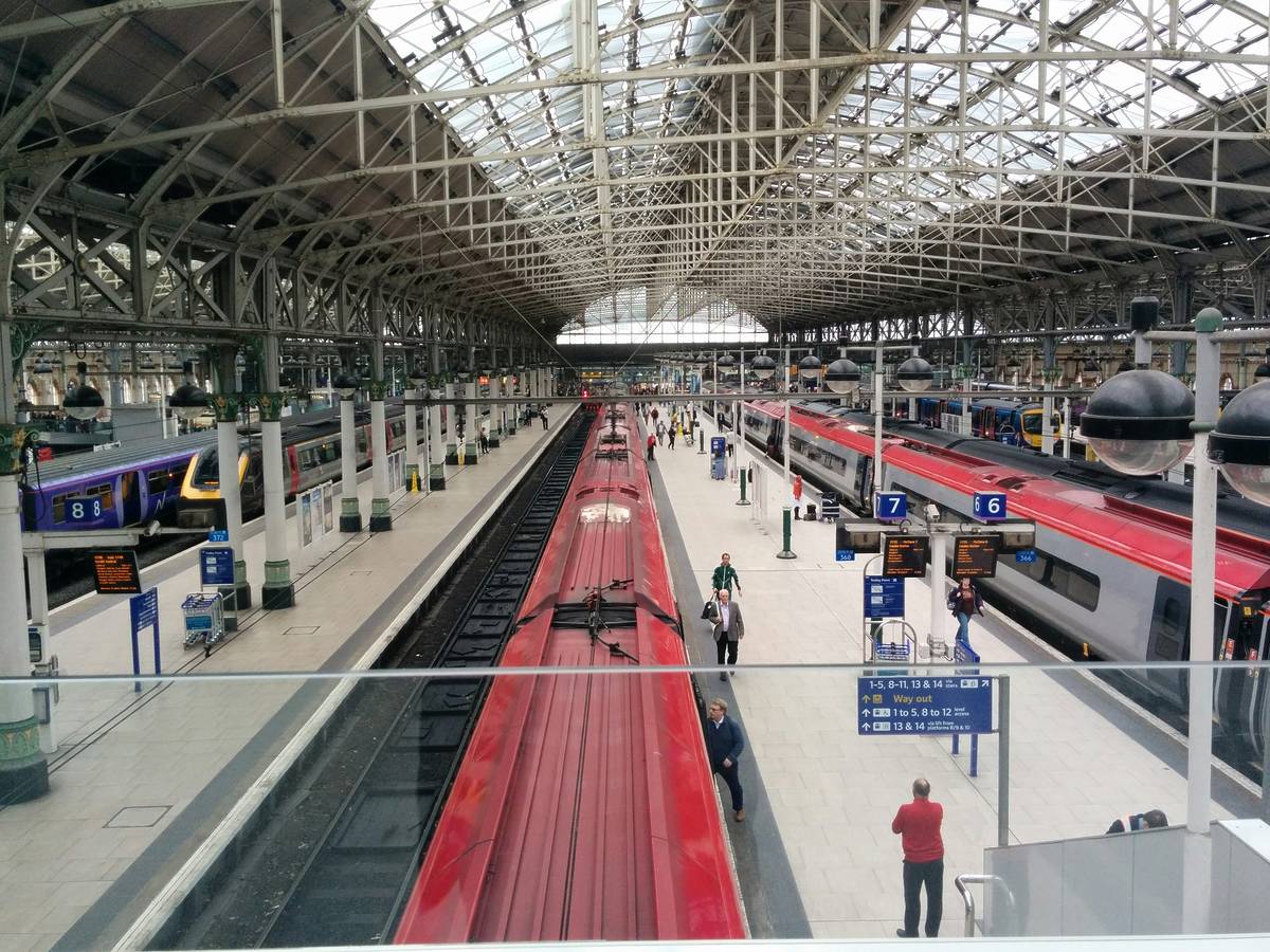 manchester piccadilly station from above 