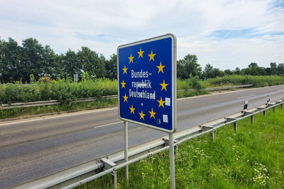 EU Moves to Cut Trade Perks for Migrant Return Holdouts