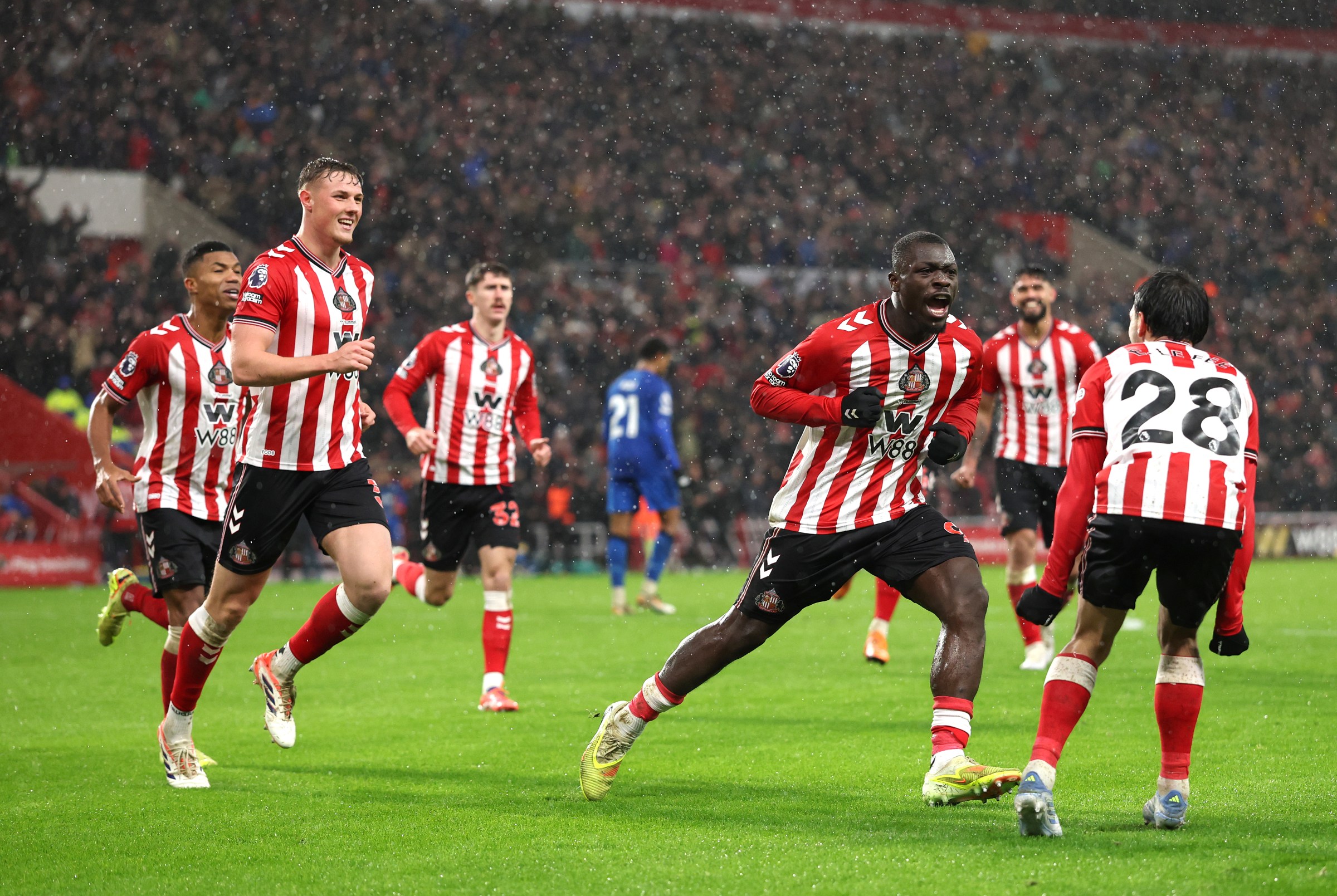 SUNDERLAND, ENGLAND - NOVEMBER 29: Brian Brobbey of Sunderland celebrates with team mates after scoring the winning goal during the Premier League match between Sunderland and Bournemouth at Stadium of Light on November 29, 2025 in Sunderland, England. (Photo by Stu Forster/Getty Images)