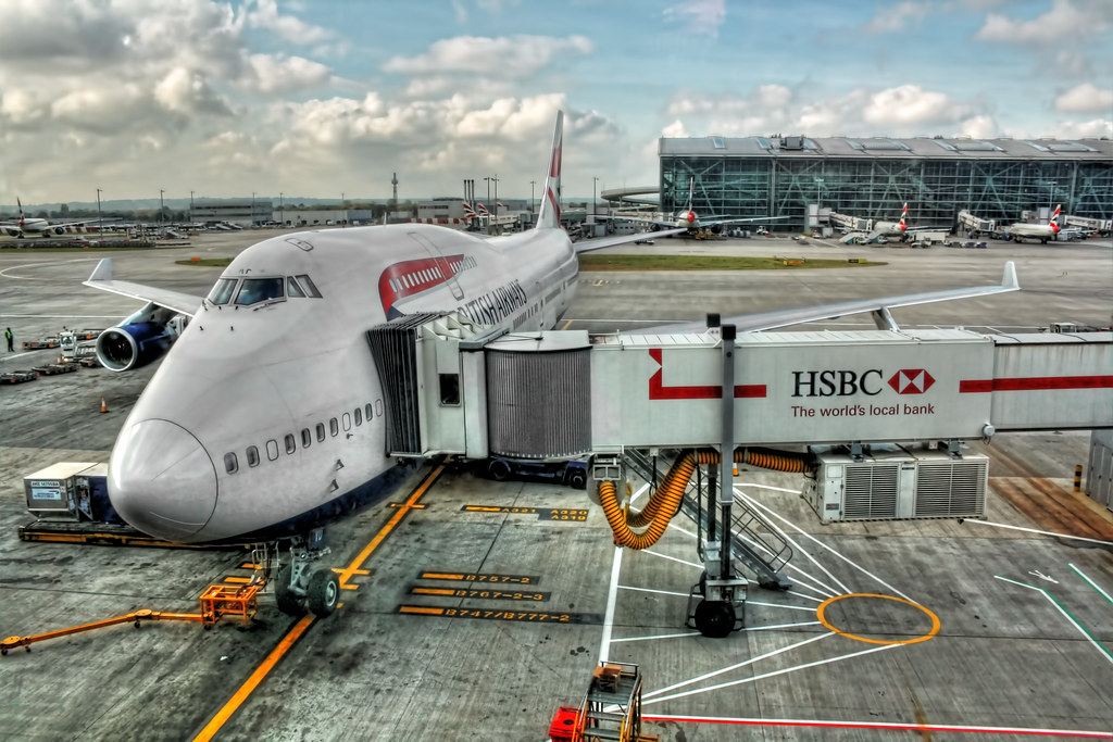 London Heathrow Pepper Spray Robbery Injures 26 at Terminal 3 Parking