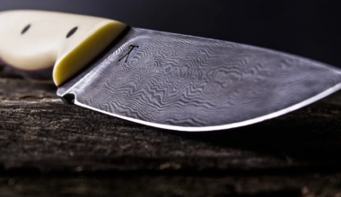 Man stabs three women on Paris metro, arrested