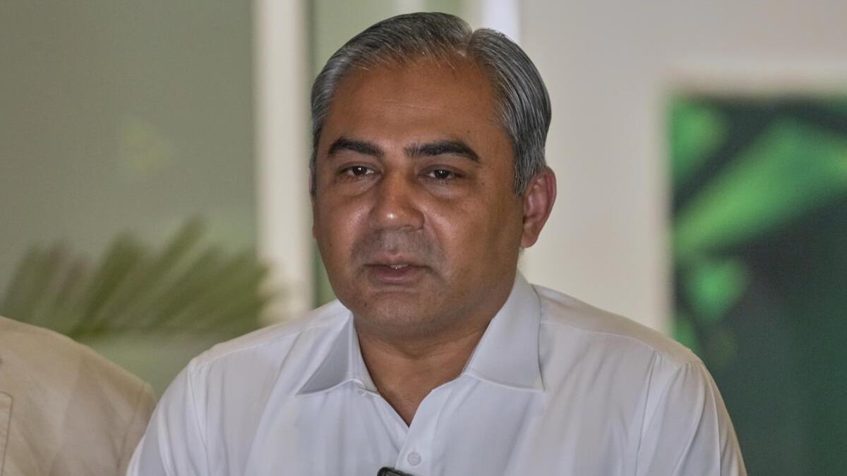 ACC chief Mohsin Naqvi hands U-19 Asia Cup 2025 medals, trophy to Pakistan at presentation