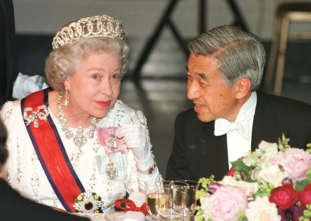 Emperor's 1998 visit to Britain seen as "conciliatory" amid POW protests