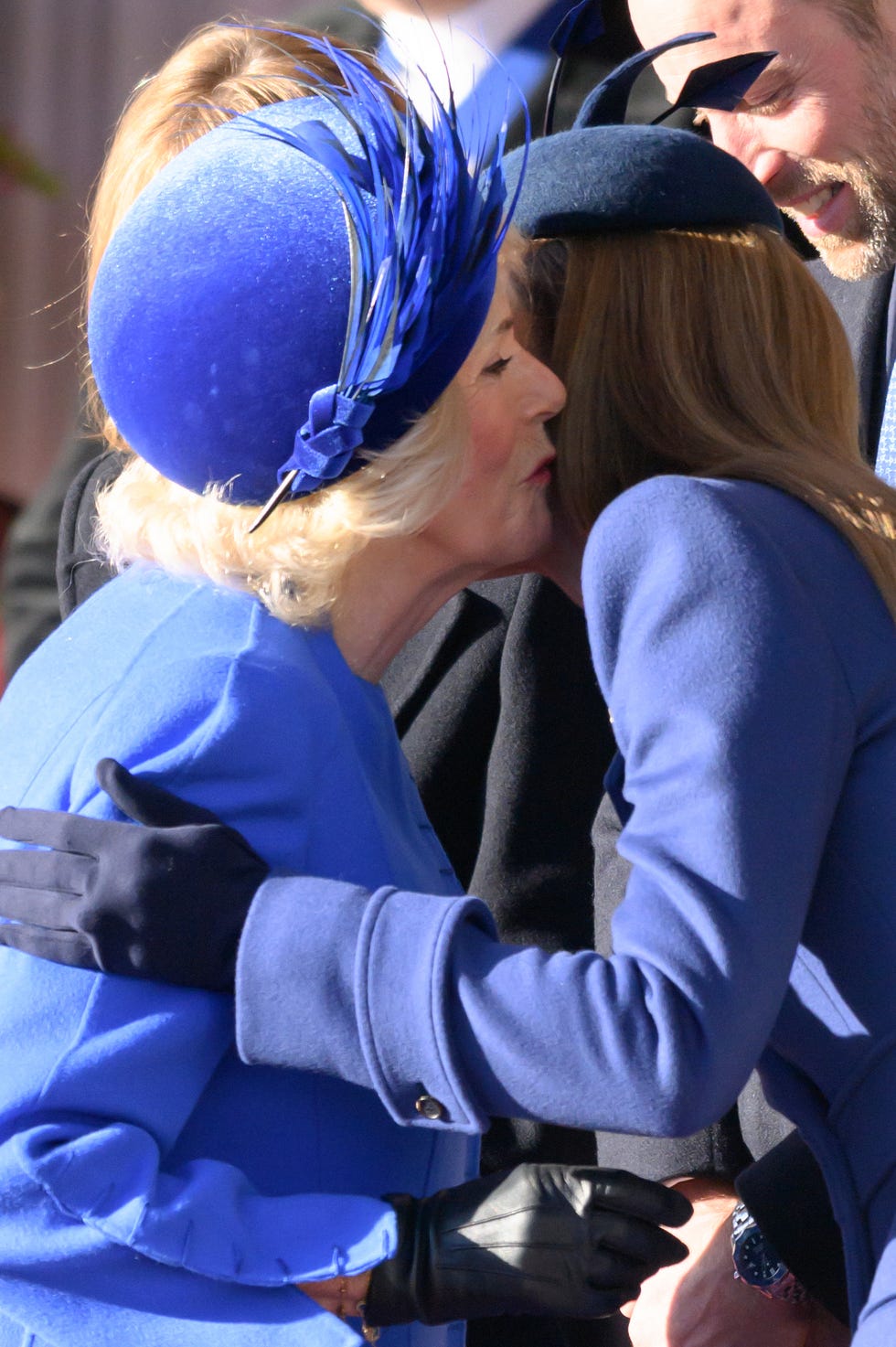 Kate Middleton breaks major royal protocol with Queen Camilla kiss kate middleton breaks major royal protocol with queen camilla kiss