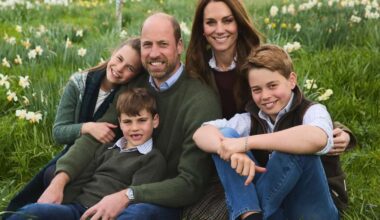 Why Kate Middleton and Prince William's Christmas Photo Looks Familiar
