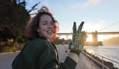 Teen builds an award-winning virtual reality prototype thanks to free MIT courses | MIT News