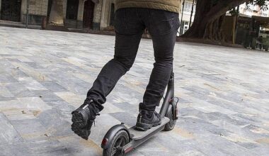 DGT clarifies obligation to register electric scooters in Spain in 2026