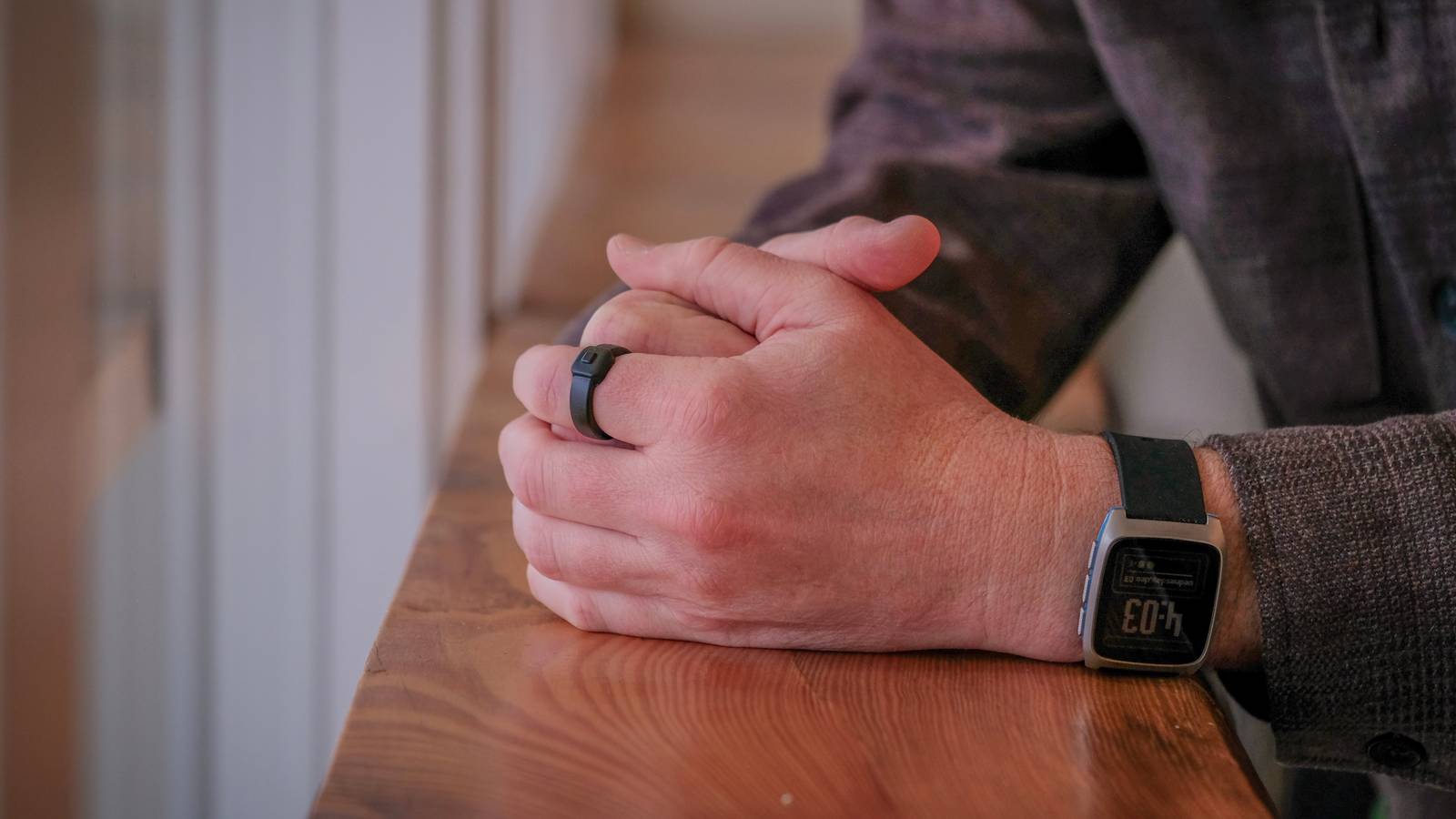Pebble's latest wearable records your fleeting thoughts, and isn't a smartwatch