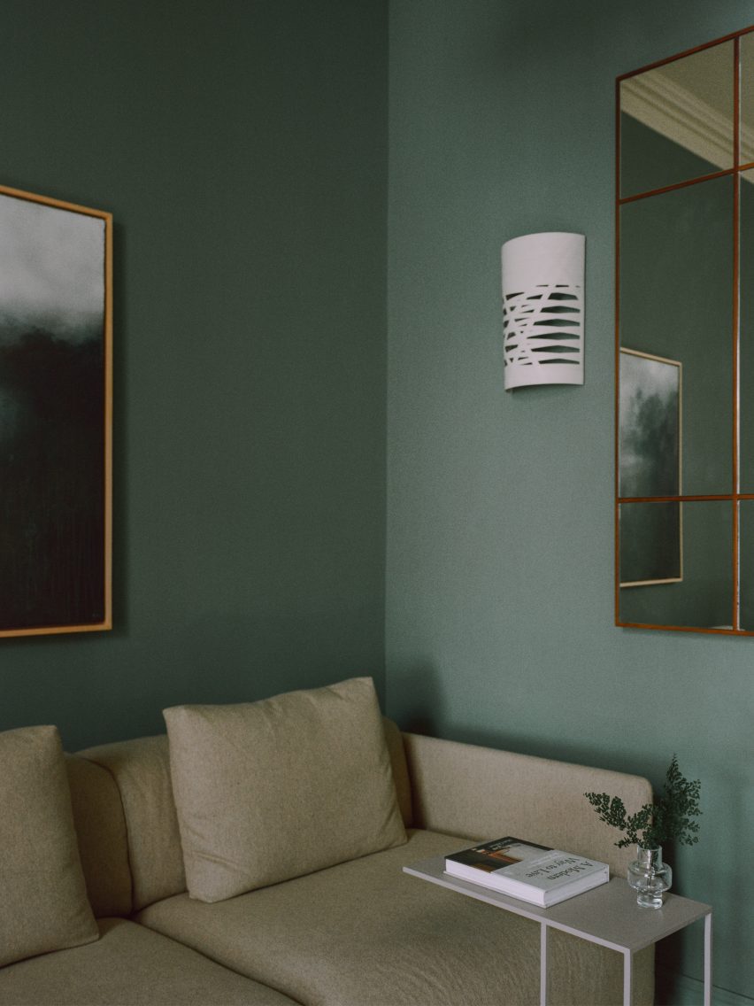 TV snug painted deep green