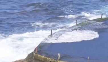 Powerful wave kills four at popular seawater pool in Spain
