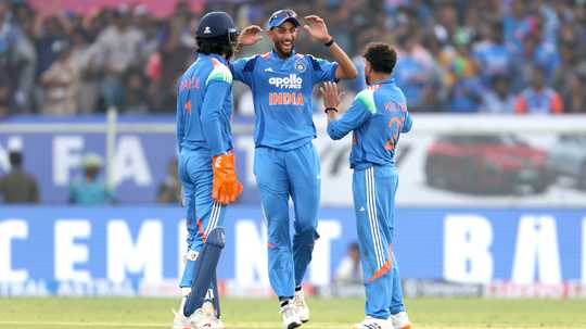 prasidh-krishna-and-kuldeep-yadav-picked-up-four-wickets-each
