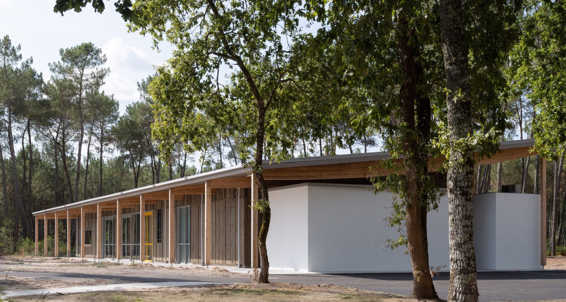 La Pinede Elementary School and Multi-Purpose Hall / ZW/A zweyacker & associés