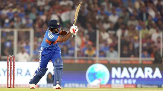 sanju-samson-played-a-glittering-knock-of-37-off-22-in-the-fifth-t20i-in-ahmedabad