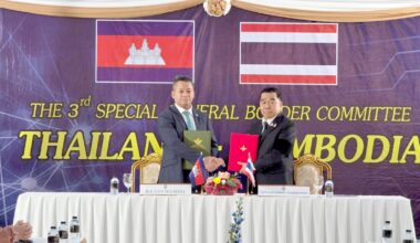 Cambodia's defence minister Tea Seiha and Thailand's defence minister Natthaphon Narkphanit. Pic: Kampuchea Press/Reuters