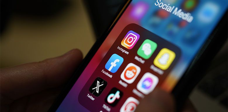 France plans to ban minors from social networks