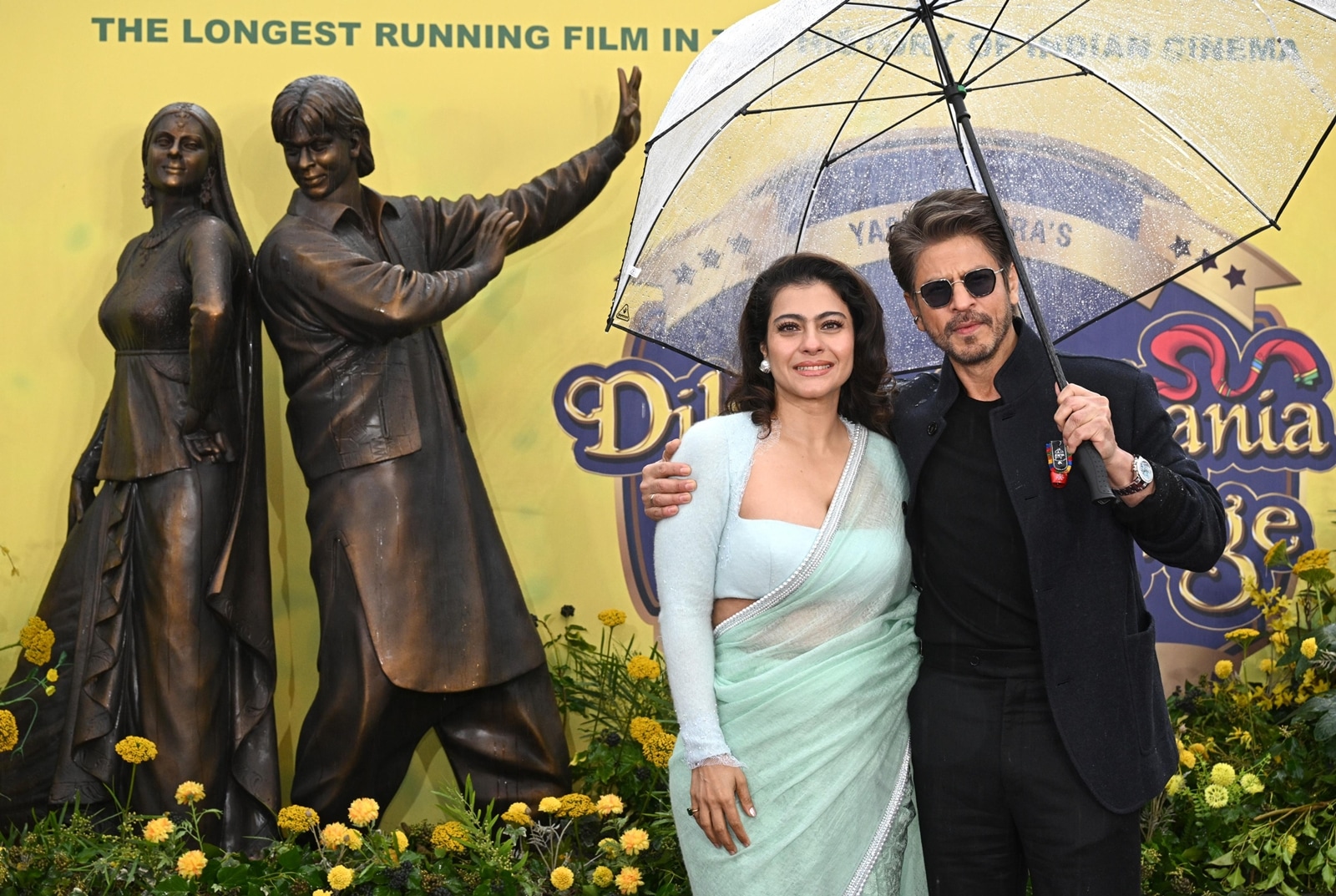 Shah Rukh Khan and Kajol unveil DDLJ statue in London