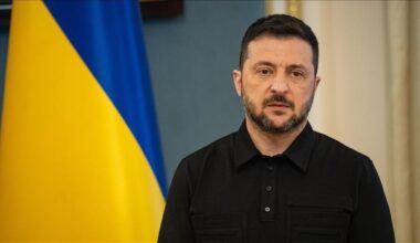 Ukrainian president says 'new ideas' discussed with US envoy for peace timing, formats