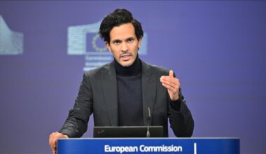 EU welcomes Ukraine peace efforts, notes absence of EU participation in US talks