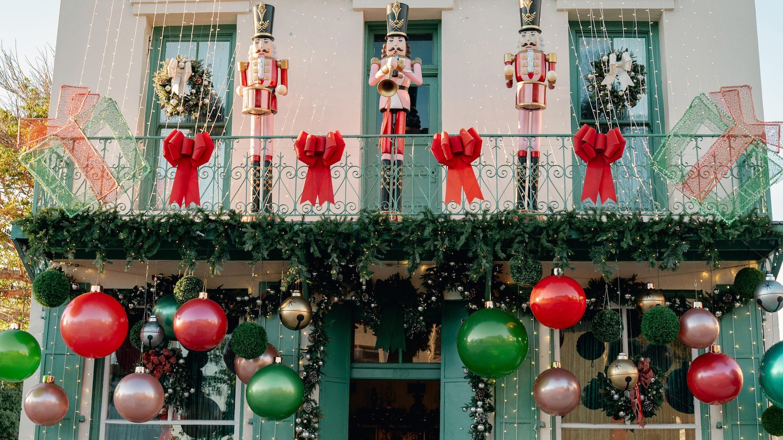 US tariffs are having an uneven effect on holiday prices and purchases