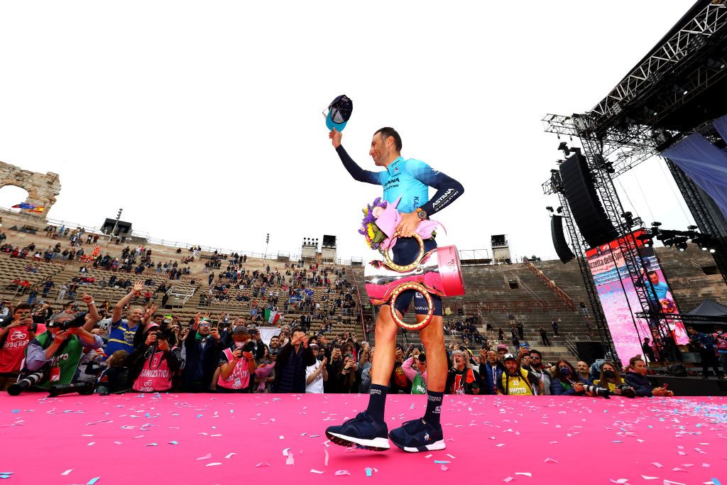 VERONA, ITALY - MAY 29: Vincenzo Nibali of Italy and Team Astana &ndash; Qazaqstan waves the crowd at the Arena di Verona at his farewell as a professional cyclist during the 105th Giro d&amp;apos;Italia 2022, Stage 21 a 17,4km individual time trial stage from Verona to Verona / ITT / #Giro / #WorldTour / on May 29, 2022 in Verona, Italy. (Photo by Michael Steele/Getty Images)