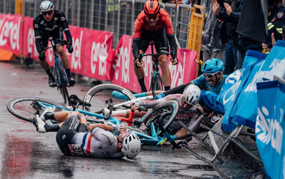 Should all cyclists require a ‘bike handling licence’ to race? Retired pro calls for proficiency test and “crash course” to ride in peloton, as Tom Dumoulin says protective clothing should be “normalised”