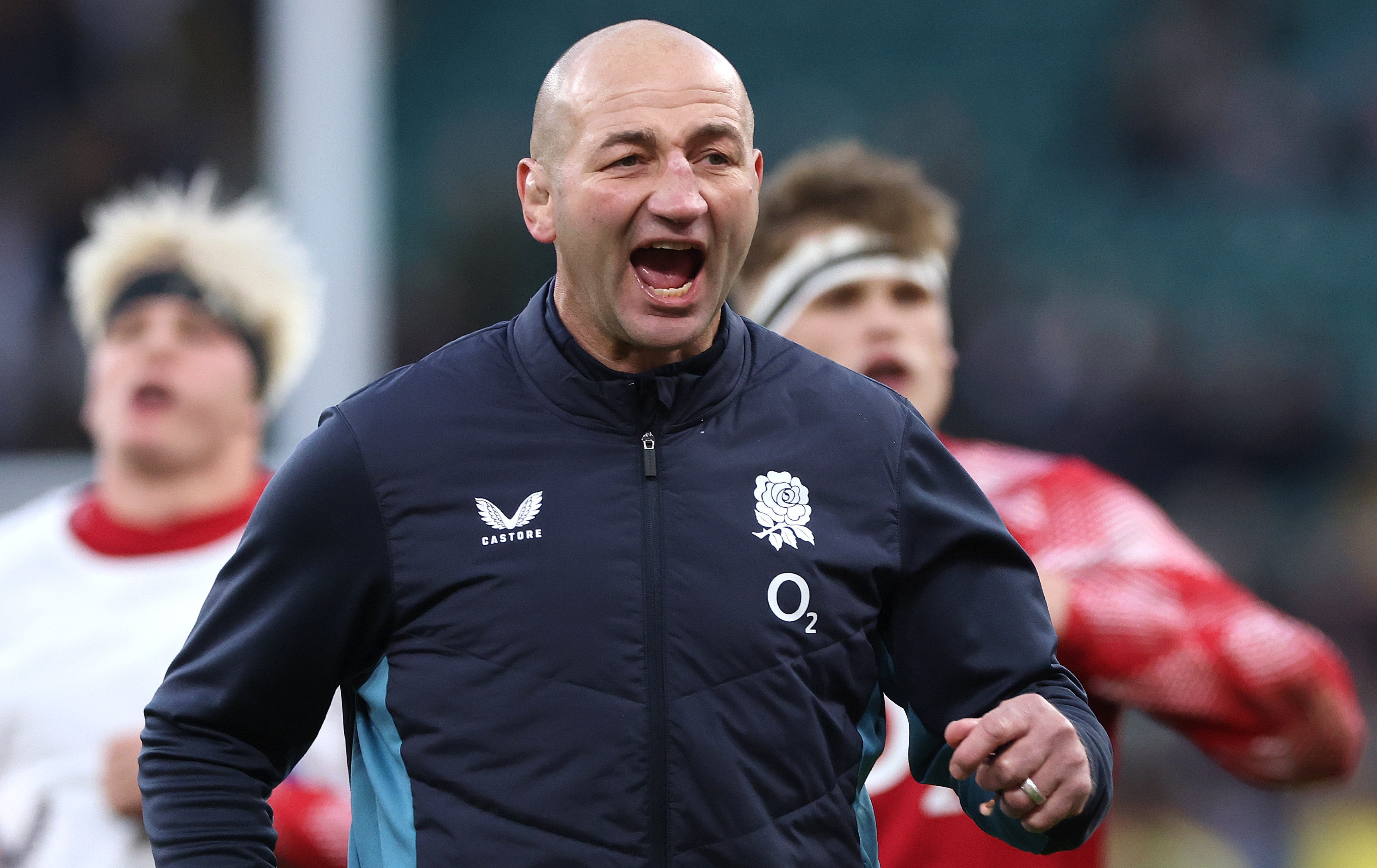 England head coach Steve Borthwick shouting instructions during a warm-up.