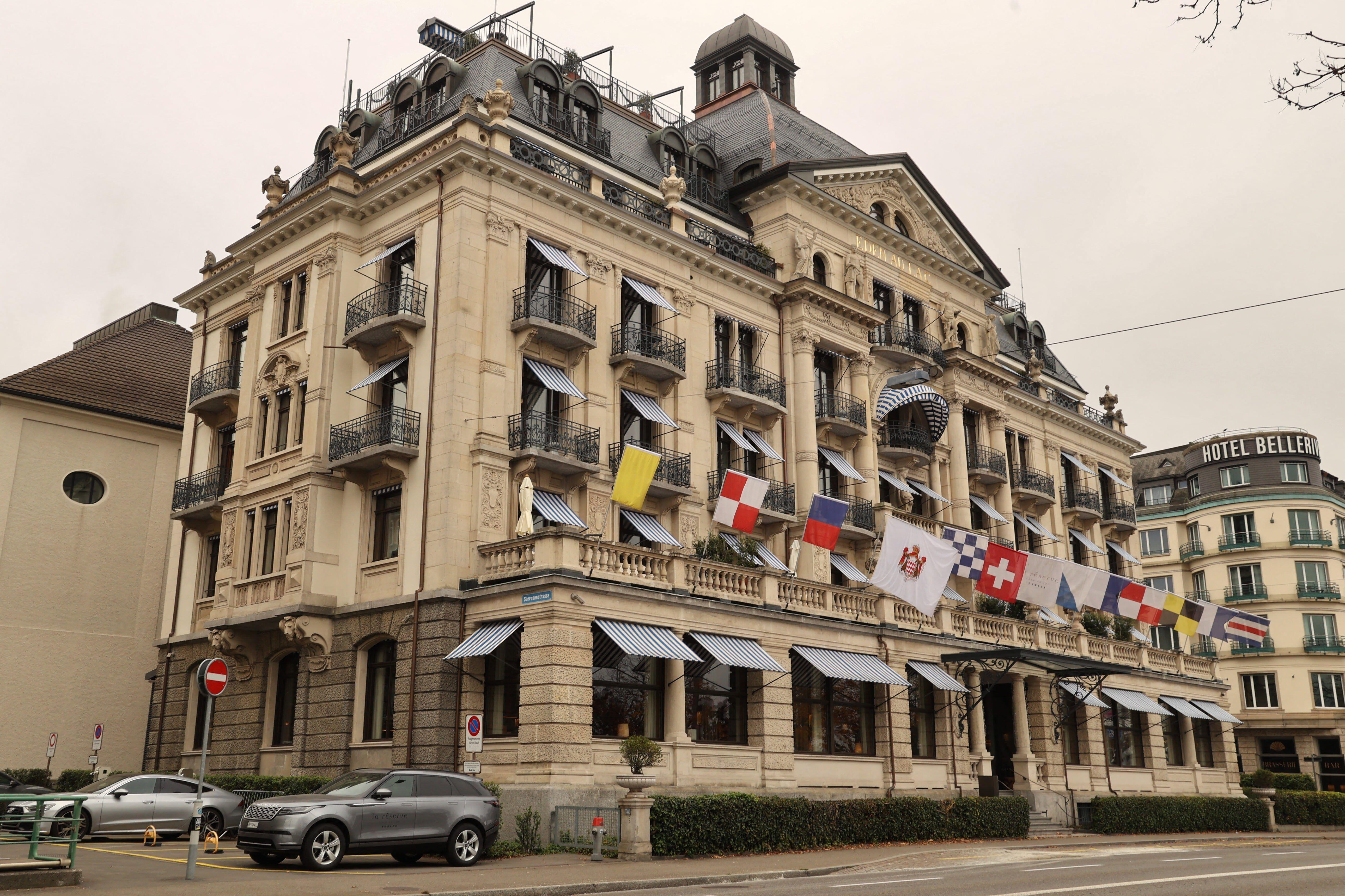 Facade of the Lake Zurich Clinic “Paracelsus Recovery” and La Reserve Eden Hotel.