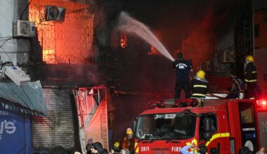 At least six killed in Pakistan as fire rips through Karachi shopping mall | Construction News