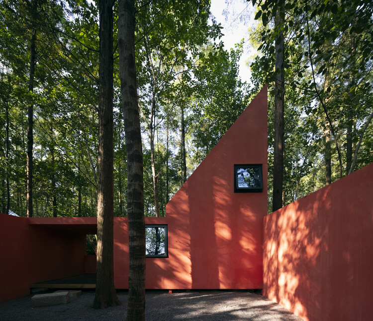Red Cabin / Wiki World + Advanced Architecture Lab - Image 1 of 29