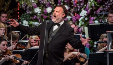 Welsh opera legend calls for nominations for the Wales Care Awards