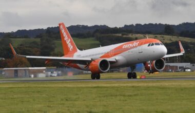 Edinburgh passengers forced to 'disembark' plane after wing hits temporary light