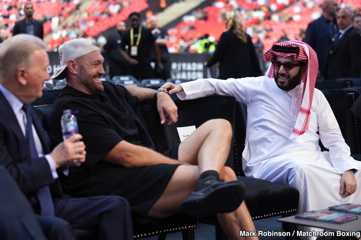 Tyson Fury Indicates Stadium Return After Heavy Gym Work