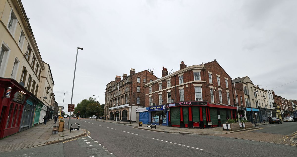 People on Argyle Street have praised investment in shops in the area