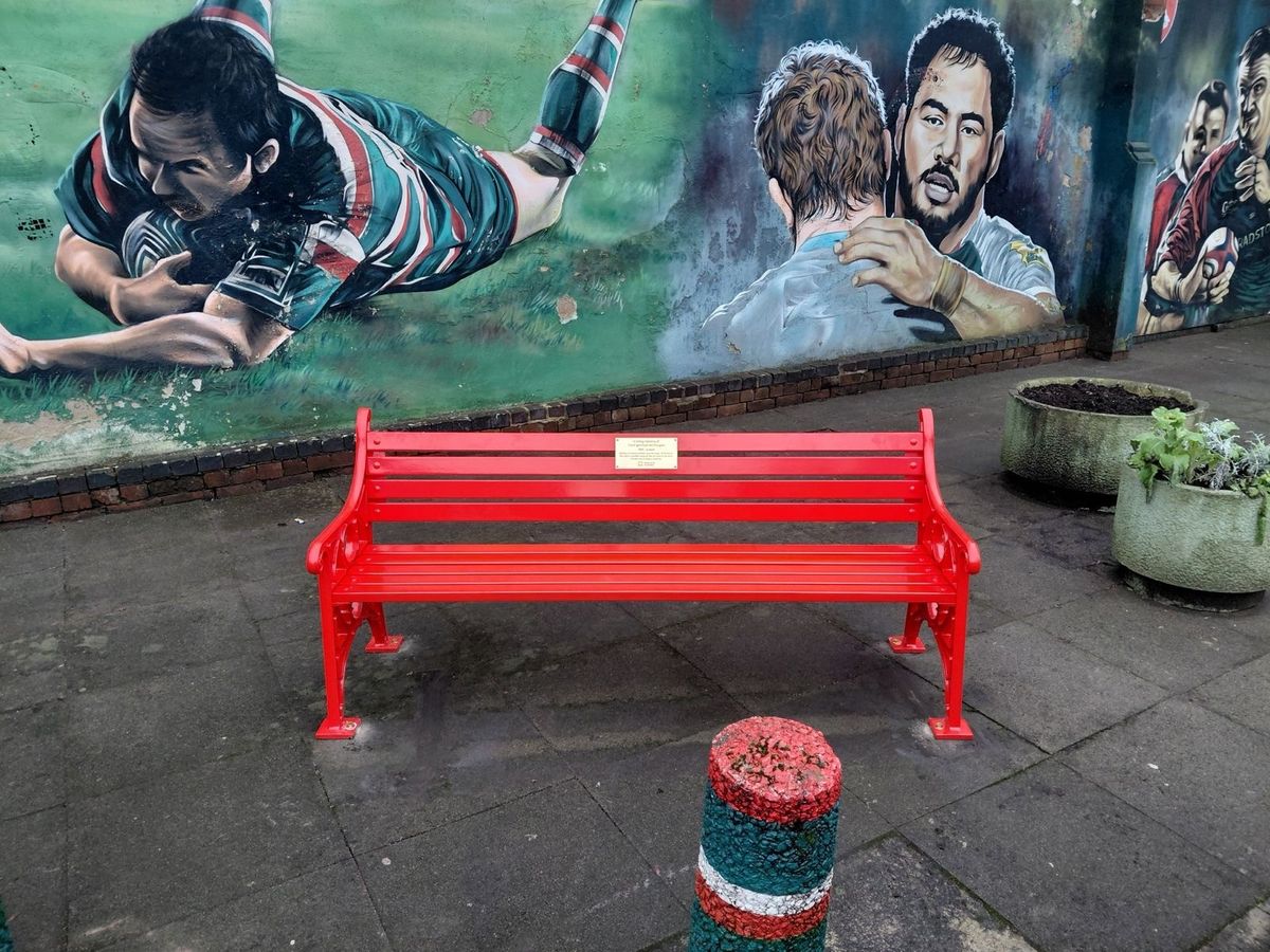 The bench is placed near Leicester Royal Infirmary 