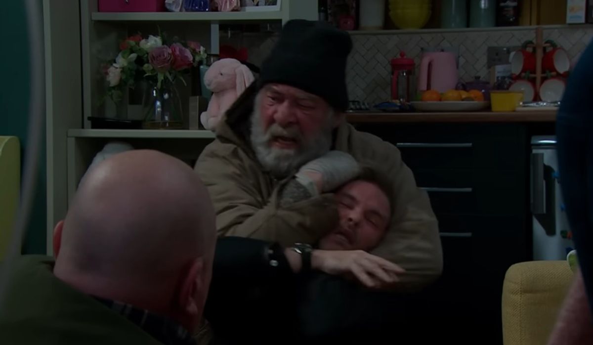 Bear Wolf killing Ray Walters in Emmerdale