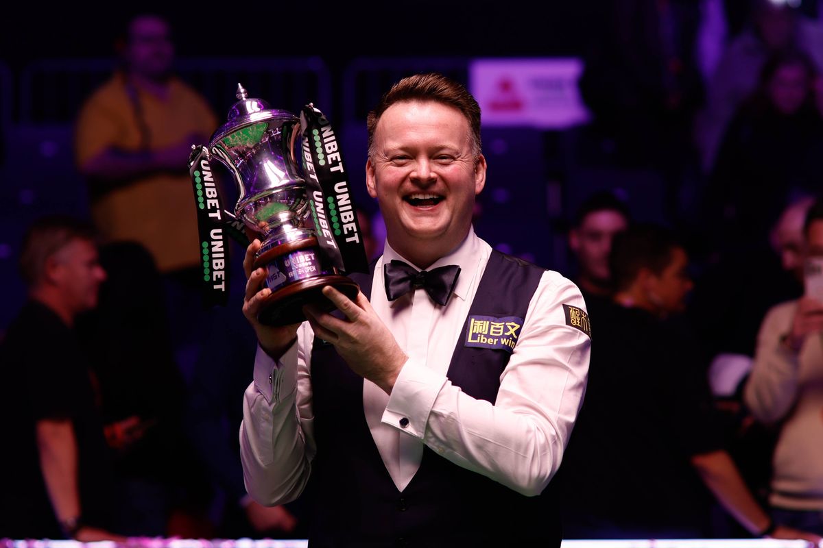 Shaun Murphy with the British Open trophy