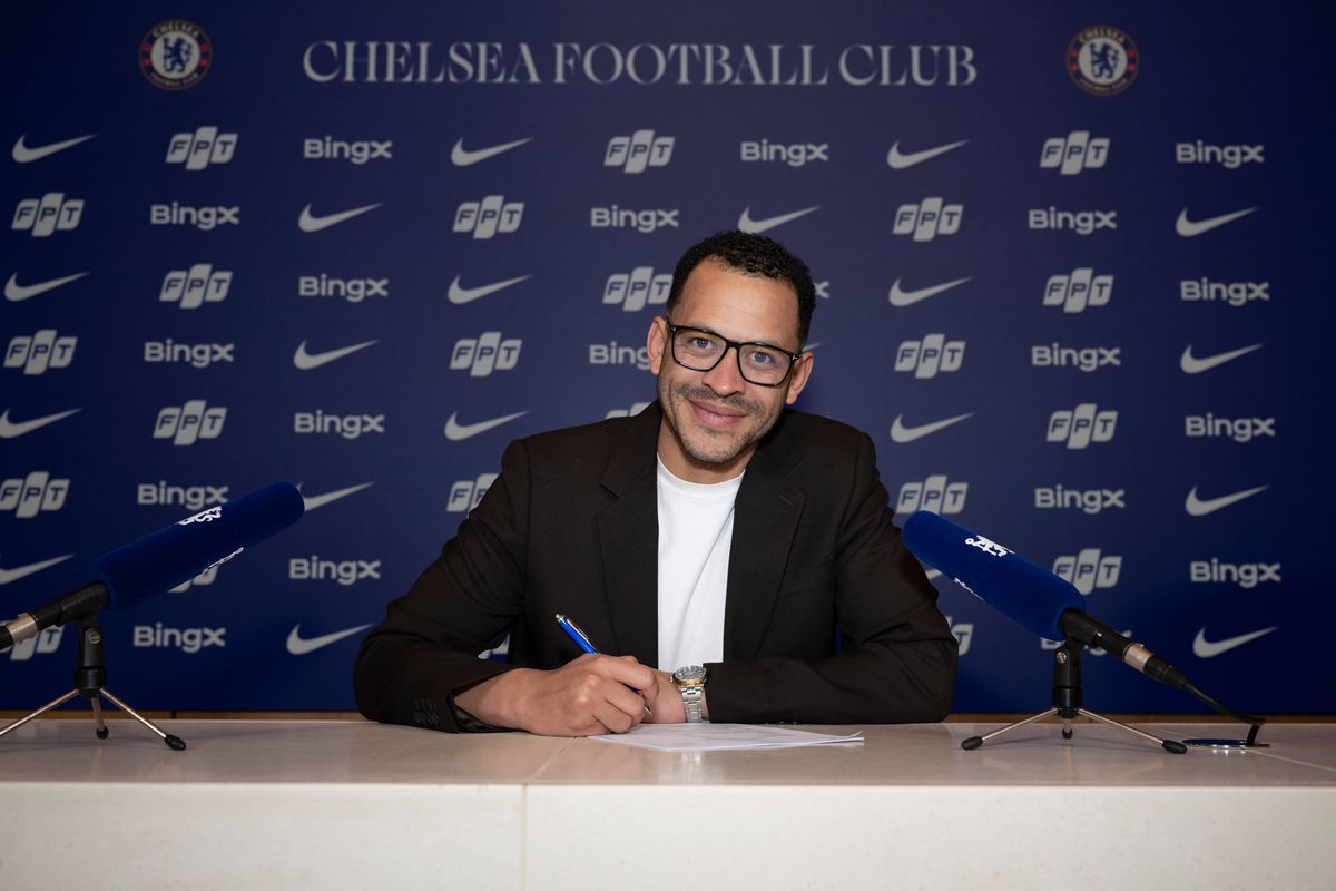 New Head Coach of Chelsea Liam Rosenior at Chelsea Training Ground on January 6, 2026 in Cobham, England