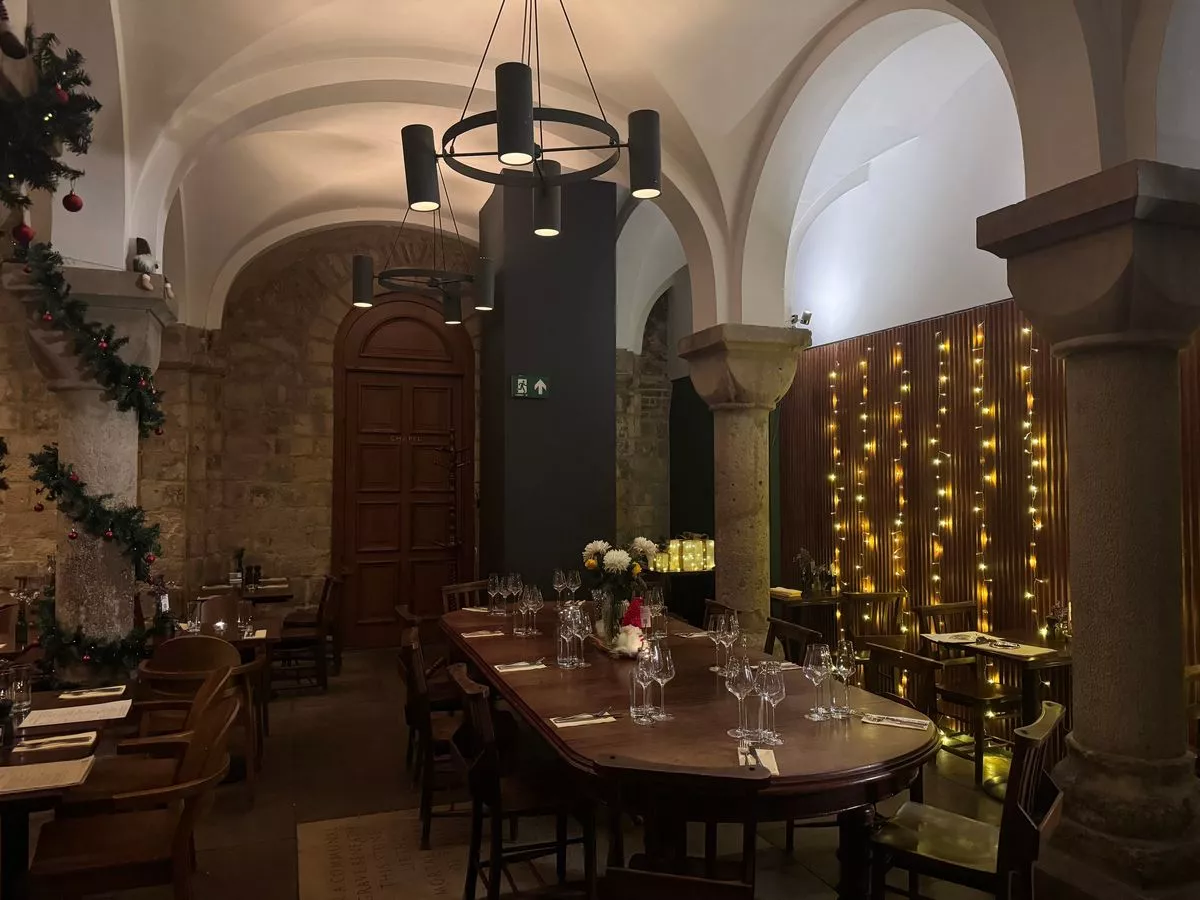 The wine bar accommodates 60 people 