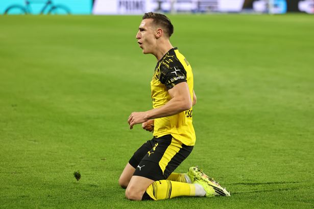 Nico Schlotterbeck of Borussia Dortmund