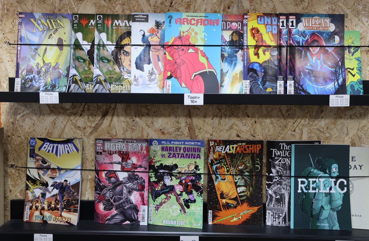 Comics books on a shelf 