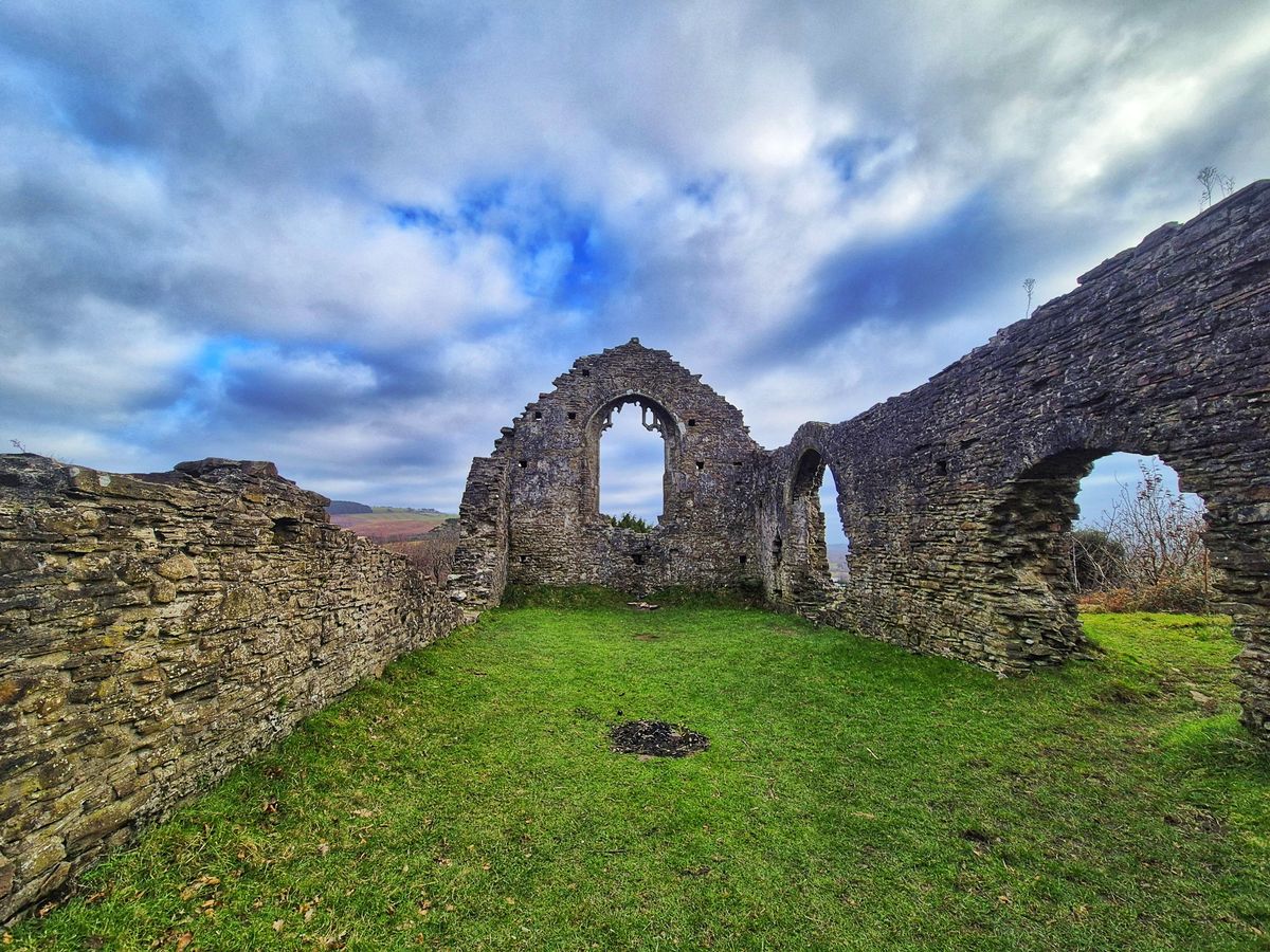 I think the most surprising aspect of this lesser-known walk is the mix of history and nature that keeps things interesting