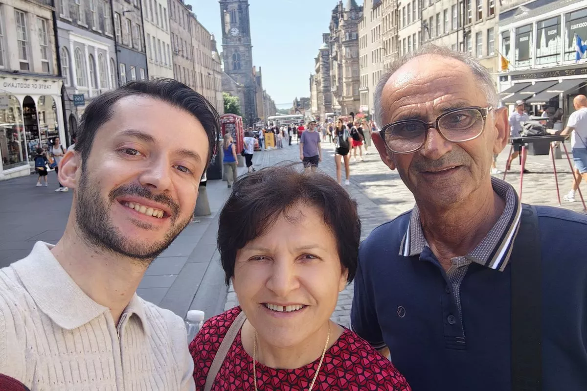Elvis with his mother and father in Edinburgh.