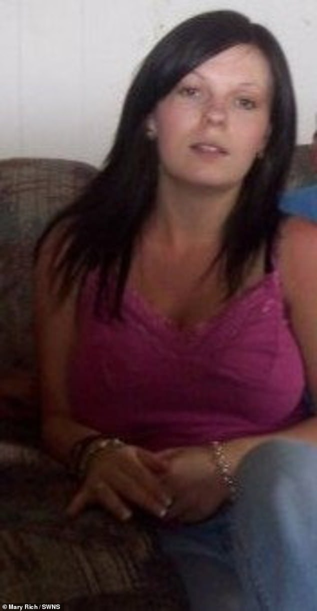 Growing up in Basingstoke, Hampshire, she was bullied at school for her chest and given the nickname 'Saggers'