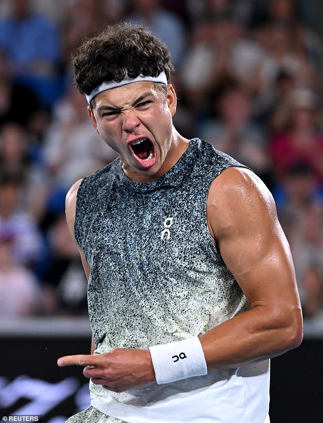 The American star's message has caused confusion and division among tennis fans, with some seeing it as patriotic, and others believing he was criticising his country